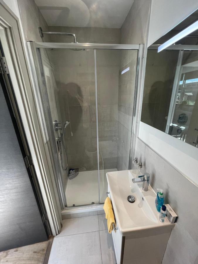 Great Studio Flat For Rent Central Croydon London Экстерьер фото